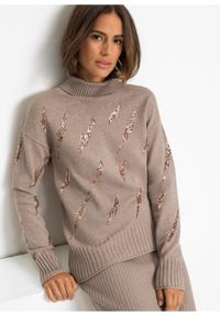 bonprix - Sweter oversize z cekinami. Kolor: brązowy