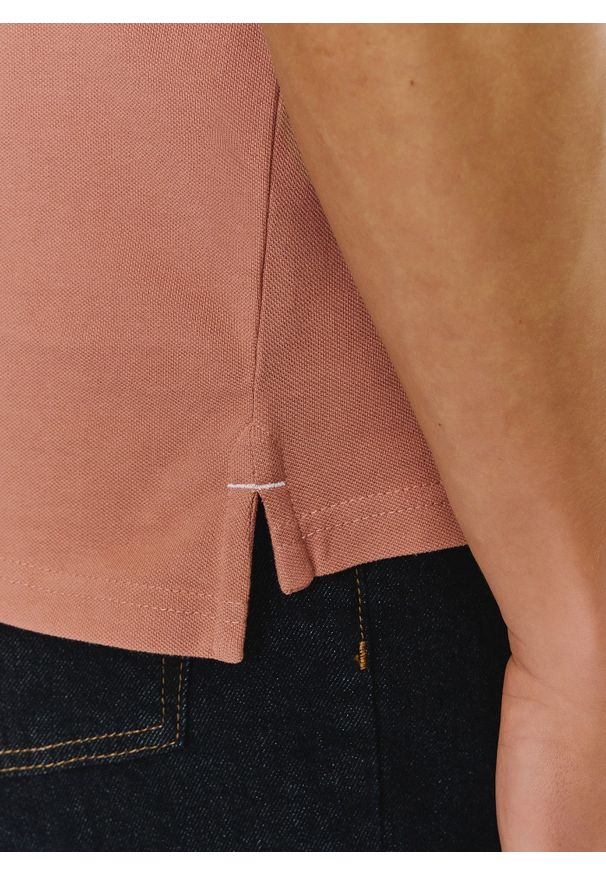 Gładki t-shirt polo P24SF-TX-004-R - Pako Lorente. Okazja: na co dzień. Typ kołnierza: polo. Materiał: bawełna. Wzór: gładki. Styl: casual