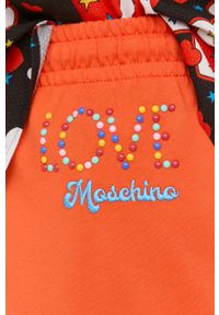 Love Moschino szorty bawełniane damskie kolor pomarańczowy z aplikacją high waist. Okazja: na co dzień. Stan: podwyższony. Kolor: pomarańczowy. Materiał: bawełna. Wzór: aplikacja. Styl: casual #2