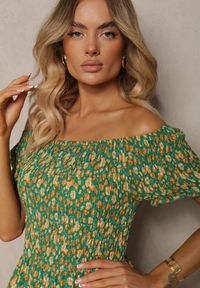 Renee - Zielona Sukienka z Wiskozy Tariya. Typ kołnierza: dekolt hiszpanka. Kolor: zielony. Materiał: wiskoza. Wzór: gładki, aplikacja, kwiaty, nadruk. Styl: boho. Długość: maxi #4
