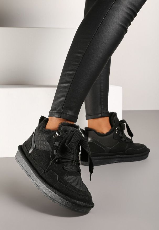 Born2be - Czarne Sneakersy Vices w Stylu Śniegowców Ocieplane z Szerokim Sznurowaniem Rennith. Okazja: na spacer. Kolor: czarny. Materiał: wełna. Sezon: jesień. Obcas: na obcasie. Wysokość obcasa: niski. Sport: turystyka piesza