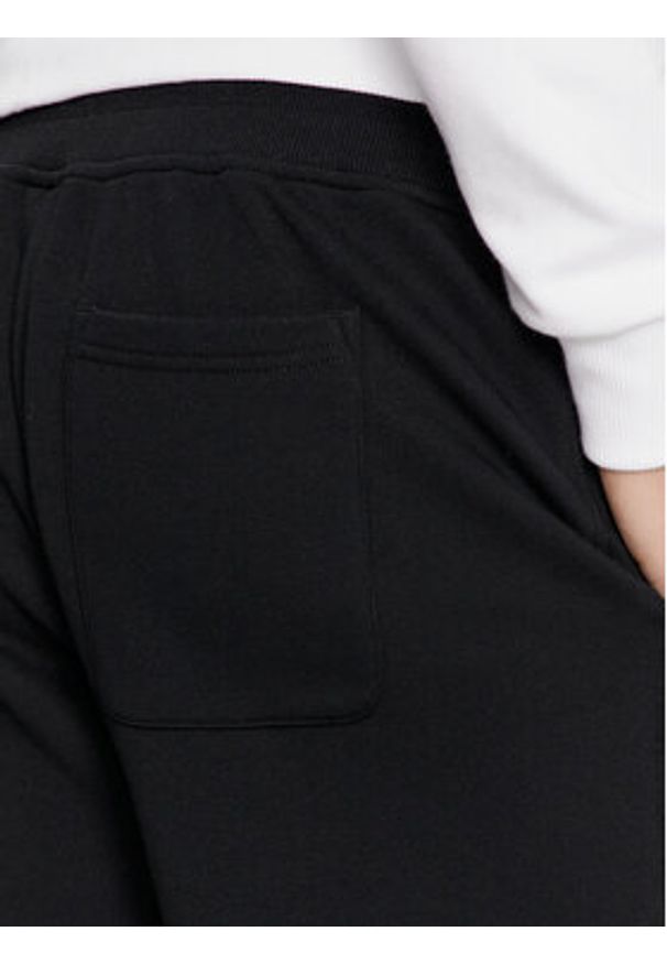 GANT - Gant Szorty sportowe Shield 2009027 Czarny Regular Fit. Kolor: czarny. Materiał: bawełna. Styl: sportowy