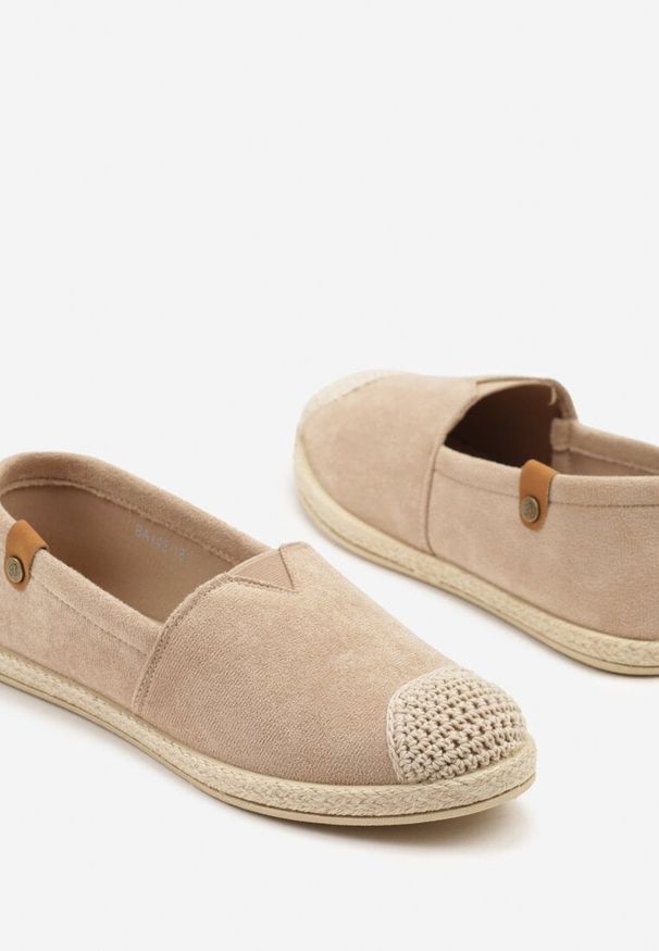 Born2be - Ciemnobeżowe Espadryle ze Zdobieniami z Plecionki i Elastyczną Wstawka Nelithae. Kolor: beżowy. Wzór: aplikacja. Sezon: lato. Styl: elegancki