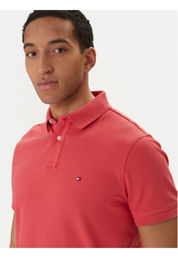 TOMMY HILFIGER - Tommy Hilfiger Polo 1985 MW0MW17770 Koralowy Regular Fit. Typ kołnierza: polo. Kolor: pomarańczowy. Materiał: bawełna