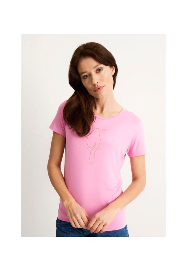 Ochnik - Różowy T-shirt damski z wilgą. Kolor: różowy. Materiał: wiskoza
