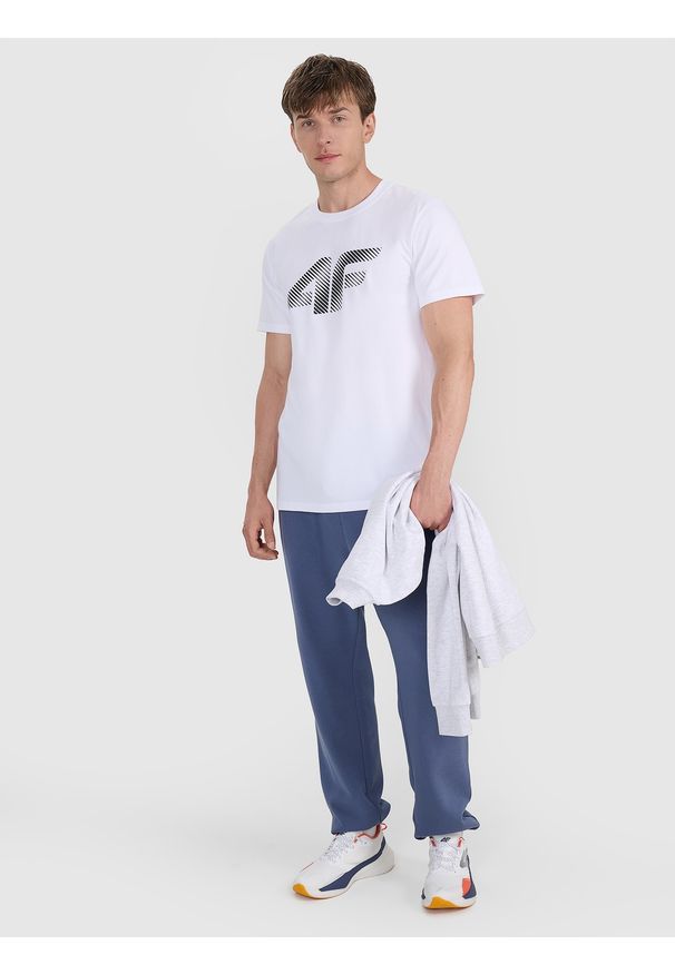 4f - 4F T-shirt regular z nadrukiem męski - biały 3XL. Okazja: na co dzień. Kolor: biały. Materiał: dzianina, bawełna, jersey. Długość rękawa: krótki rękaw. Długość: krótkie. Wzór: nadruk. Styl: klasyczny, sportowy, casual