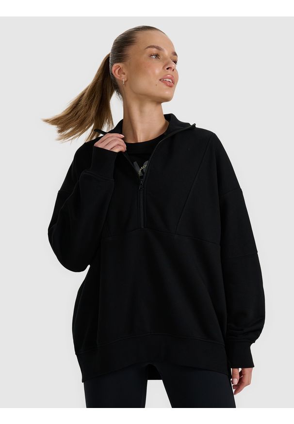 4f - 4F Bluza dresowa nierozpinana bez kaptura damska - czarna S. Okazja: na co dzień. Typ kołnierza: bez kaptura. Kolor: czarny. Materiał: dresówka. Styl: casual, sportowy