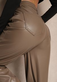 Renee - Jasnobrązowe Szerokie Spodnie High Waist z Imitacji Skóry Enawinn. Okazja: na co dzień, na imprezę. Stan: podwyższony. Kolor: brązowy. Materiał: skóra. Styl: elegancki, casual #4