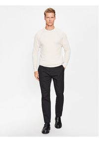 Calvin Klein Chinosy Modern K10K111791 Czarny Tapered Fit. Kolor: czarny. Materiał: bawełna #2