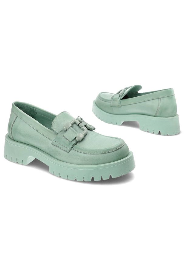 Zielone Mokasyny Venezia Stylowe Buty Damskie. Okazja: na spotkanie biznesowe, do pracy. Zapięcie: bez zapięcia. Kolor: zielony. Szerokość cholewki: normalna. Materiał: skóra. Sezon: wiosna. Obcas: na obcasie. Styl: elegancki. Wysokość obcasa: niski
