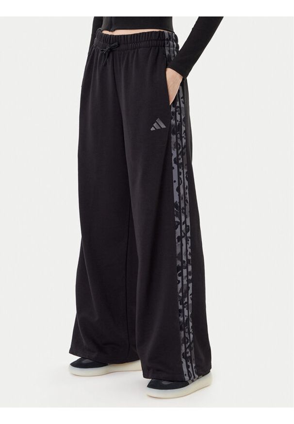 Adidas - adidas Spodnie dresowe Animal Print 3-Stripes JM1840 Czarny Loose Fit. Kolor: czarny. Materiał: bawełna, syntetyk. Wzór: nadruk