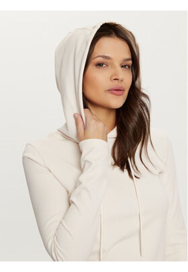 Guess Bluza V5RQ06 KCLH0 Écru Regular Fit. Kolor: kremowy. Materiał: syntetyk