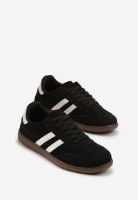Born2be - Czarne Buty Sportowe Sneakersy z Paskami z Boku Nalovelle. Okazja: na co dzień. Zapięcie: pasek. Kolor: czarny. Materiał: jeans