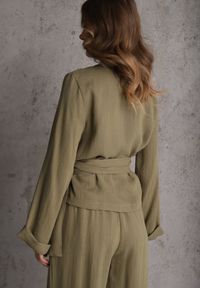 Renee - Zielona Wiskozowa Bluzka z Kopertowym Dekoltem i Wiązaniem z Boku Velarila. Typ kołnierza: dekolt kopertowy. Kolor: zielony. Materiał: wiskoza #8