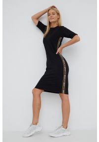 DKNY - Dkny sukienka kolor czarny mini prosta. Kolor: czarny. Materiał: dzianina. Długość rękawa: krótki rękaw. Typ sukienki: proste. Długość: mini #1