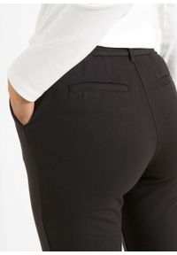 Spodnie slacks ze stretchem Straight Fit bonprix czarny. Kolor: czarny. Materiał: materiał. Długość: krótkie #2