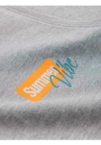 Ombre Clothing - Bawełniany tank top męski z nadrukiem Summer Vibe – szary melanż V3. Okazja: na plażę, na co dzień. Kolor: szary. Materiał: bawełna. Długość rękawa: bez rękawów. Wzór: melanż, nadruk. Sezon: lato. Styl: wakacyjny, sportowy, casual, elegancki #4