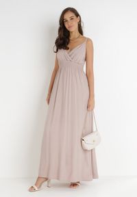 Born2be - Beżowa Sukienka Cadole. Kolor: beżowy. Materiał: bawełna. Długość rękawa: na ramiączkach. Typ sukienki: kopertowe. Styl: wakacyjny. Długość: maxi #6