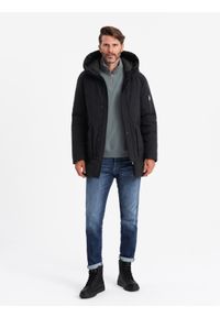 Ombre Clothing - Długa sezonowa męska kurtka w stylu outdoorowym – czarna V1. Typ kołnierza: kaptur. Kolor: czarny. Materiał: guma, tkanina, poliester, materiał, syntetyk. Długość: długie. Wzór: aplikacja #8