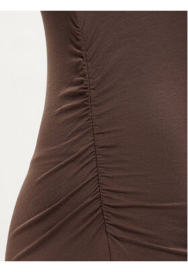 Vero Moda Sukienka koktajlowa Sarah 10346941 Brązowy ciemny Slim Fit. Kolor: brązowy. Materiał: lyocell. Styl: wizytowy