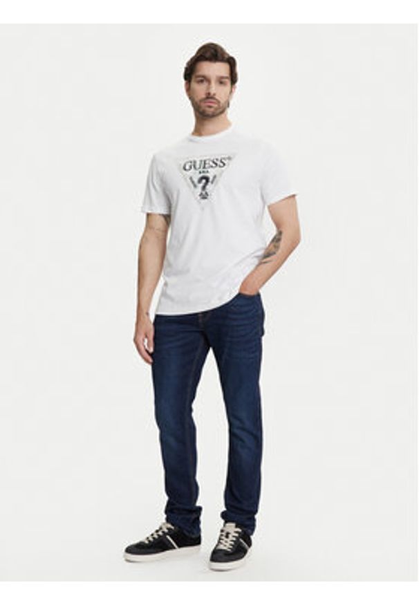 Guess T-Shirt M5YI15 I3Z14 Biały Regular Fit. Kolor: biały. Materiał: bawełna