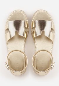 Born2be - Złote Sandały VICES na Grubej Plecionej Podeszwie Meztora. Okazja: na co dzień. Zapięcie: sprzączka. Kolor: złoty. Wzór: ażurowy. Sezon: lato. Styl: casual, klasyczny, elegancki #7