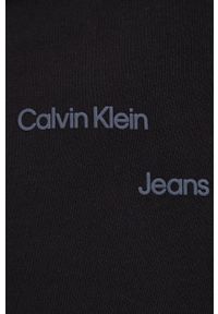 Calvin Klein Jeans bluza J40J400143.PPYY kolor czarny z kapturem gładka. Typ kołnierza: kaptur. Kolor: czarny. Materiał: bawełna, włókno, dzianina, lyocell. Wzór: gładki #7