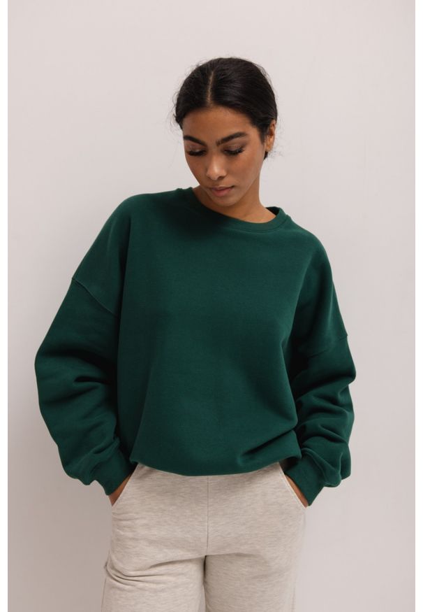 Marsala - Bluza damska o kroju regular fit w kolorze FOREST GREEN skin peach - PHENIX. Materiał: poliester, bawełna, dresówka, dzianina