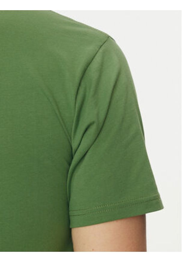 Vans T-Shirt Left Chest Logo VN0A3CZE Zielony Classic Fit. Kolor: zielony. Materiał: bawełna