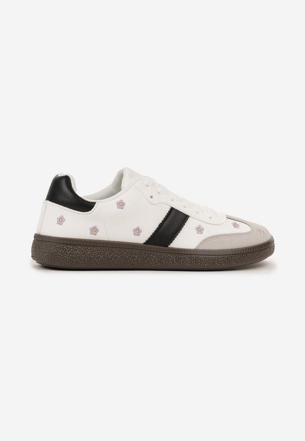 Born2be - Białe Sneakersy Typu Tenisówki z Kwiatkami Reisare. Okazja: na co dzień. Kolor: biały. Materiał: jeans. Wzór: kwiaty