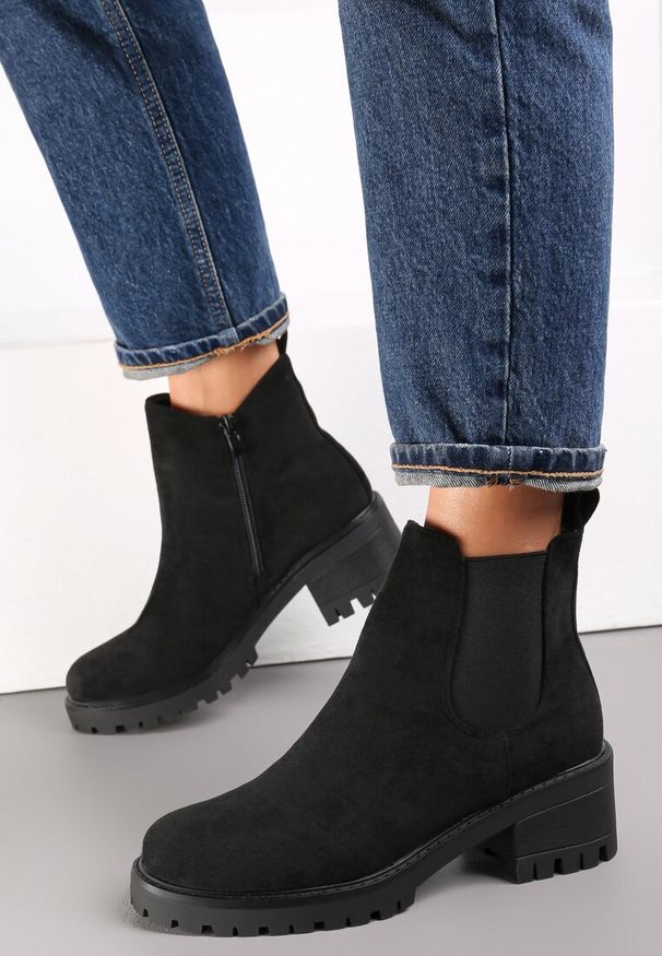 Renee - Czarne Botki na Słupku Ruiha. Okazja: na co dzień. Kolor: czarny. Materiał: jeans. Szerokość cholewki: normalna. Obcas: na słupku. Styl: elegancki, casual, klasyczny