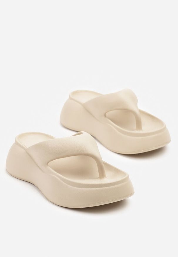 Born2be - Ciemnobeżowe Klapki Japonki na Grubej Podeszwie Efannia. Okazja: na co dzień. Kolor: beżowy. Materiał: jeans. Sezon: lato. Obcas: na platformie. Styl: casual