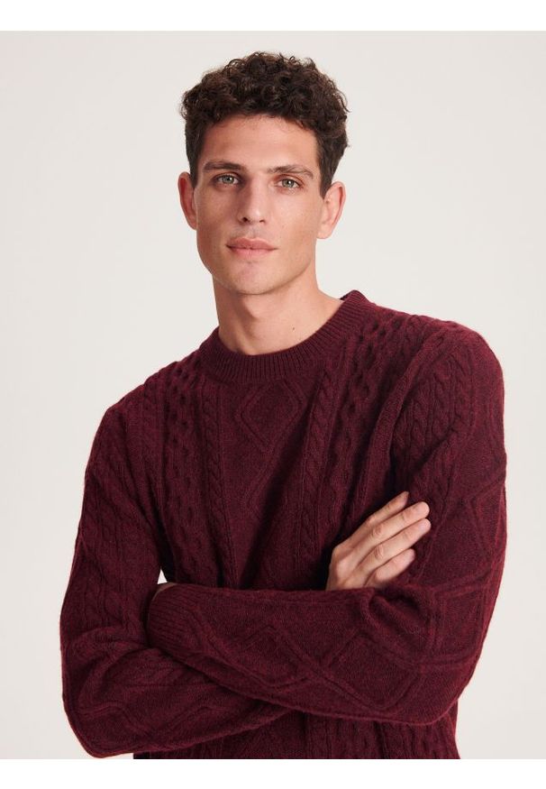 Reserved - Wełniany sweter o warkoczowym splocie - kasztanowy. Kolor: brązowy. Materiał: wełna. Wzór: ze splotem