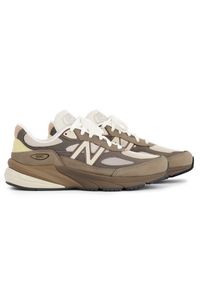 Buty unisex New Balance U990SG6 – beżowe. Kolor: beżowy. Materiał: syntetyk, materiał, zamsz, guma. Szerokość cholewki: normalna. Sport: bieganie #4