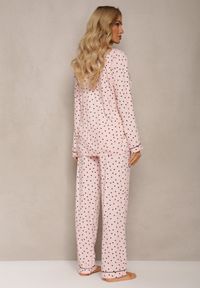 Renee - Różowy Komplet Piżamowy z Wiskozy w Print Koszula na Guziki i Spodnie z Gumką Pirosa. Kolor: różowy. Materiał: wiskoza. Długość: długie. Wzór: nadruk #5