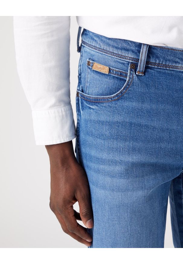 Wrangler - WRANGLER TEXAS MĘSKIE SPODNIE JEANSOWE NEW FAVORITE W121JX21Y 112322664