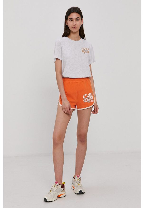 Superdry - T-shirt. Okazja: na co dzień. Kolor: szary. Materiał: dzianina. Wzór: nadruk. Styl: casual