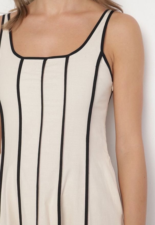 Born2be - Jasnobeżowa Rozkloszowana Sukienka z Wiskozą w Pionowe Paski Gonavirae. Kolor: beżowy. Materiał: wiskoza. Długość rękawa: na ramiączkach. Wzór: paski. Sezon: wiosna, lato. Styl: elegancki