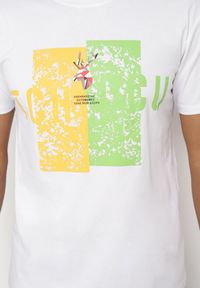 Born2be - Biała Bawełniana Koszulka T-Shirt z Krótkim Rękawem i Ozdobnym Nadrukiem Branessa. Okazja: na co dzień. Kolor: biały. Materiał: bawełna. Długość rękawa: krótki rękaw. Długość: krótkie. Wzór: nadruk. Styl: casual #6