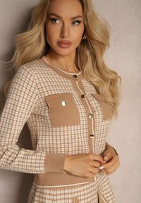 Renee - Beżowy Komplet z Dzianiny Rozkloszowana Spódniczka i Rozpinany Kardigan Zemida. Kolor: brązowy. Materiał: dzianina