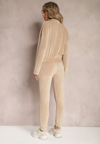 Renee - Beżowy Komplet Dresowy z Weluru ze Ściągaczami i Bluzą z Kapturem Rerafina. Kolor: beżowy. Materiał: dresówka, welur