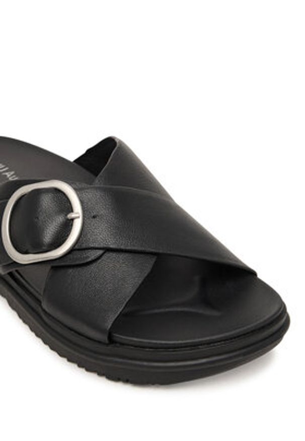 EMU Australia Klapki Ebony W13247 Czarny. Kolor: czarny. Materiał: skóra