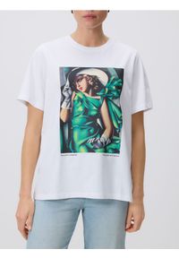 Reserved - T-shirt z nadrukiem Tamara Łempicka - biały. Kolor: biały. Materiał: dzianina, bawełna. Wzór: nadruk #1