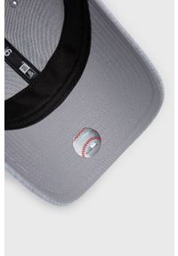 New Era czapka bawełniana kolor szary z aplikacją. Kolor: szary. Materiał: bawełna. Wzór: aplikacja #2
