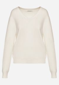 Born2be - Biały Sweter z Wiskozą i Wełną z Dekoltem w Serek Claida. Okazja: na co dzień. Typ kołnierza: dekolt w serek. Kolor: biały. Materiał: wiskoza, wełna. Styl: casual #5