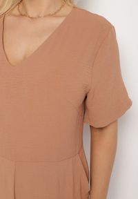 Born2be - Brązowy Kombinezon Panomeda. Kolekcja: plus size. Kolor: brązowy. Materiał: tkanina. Długość rękawa: krótki rękaw. Długość: krótkie. Wzór: gładki, jednolity, kolorowy. Styl: klasyczny #5
