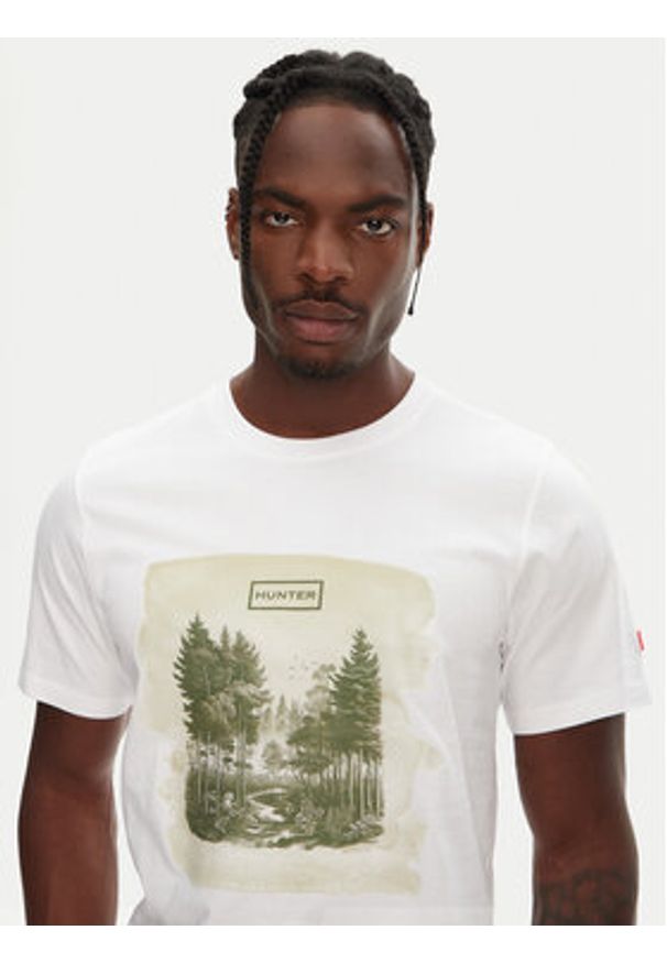 Hunter T-Shirt Duart Graphic HARM0033251 Biały Regular Fit. Kolor: biały. Materiał: bawełna