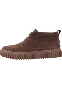 Clarks - Kapcie CLARKS TORHILL HI Brązowy. Kolor: brązowy. Materiał: tkanina, skóra. Sport: turystyka piesza