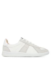 Sneakersy Novesta. Kolor: biały