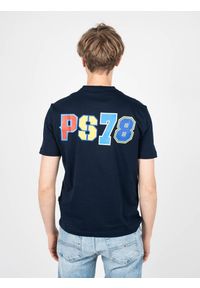 Plein Sport T-shirt | TIPS117 | Mężczyzna | Granatowy. Okazja: na co dzień. Kolor: niebieski. Materiał: bawełna. Wzór: aplikacja, nadruk. Styl: sportowy